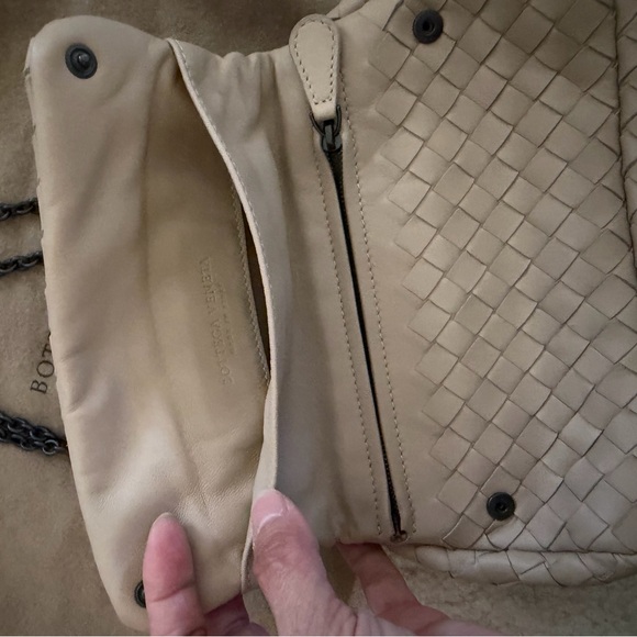 Bottega Veneta Mini Intrecciato Expandable Chain Leather Crossbody Bag - Picture 6 of 12